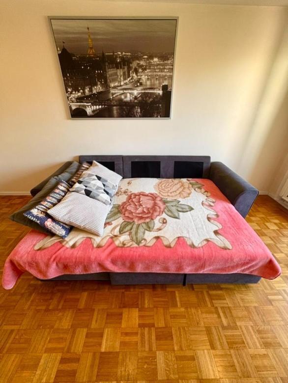 Open 24 7 Parking 15' Paris 3' Athletica